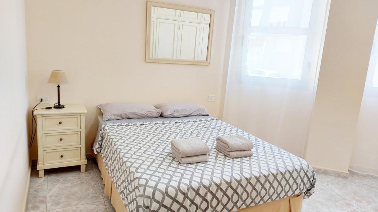 Centric 2 Bedrooms Apartment Near To The Beach - By Tenerifehints El Médano Kültér fotó